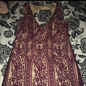 Burgundy slip on dress ! Lacey print